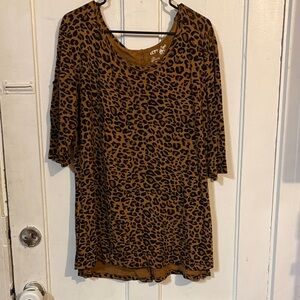 Terra & Sky Animal Print Top